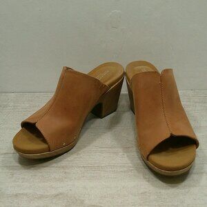 Rockport Vivianne Honey Leather Studded Heeled Mule Slides Size 8.5 M